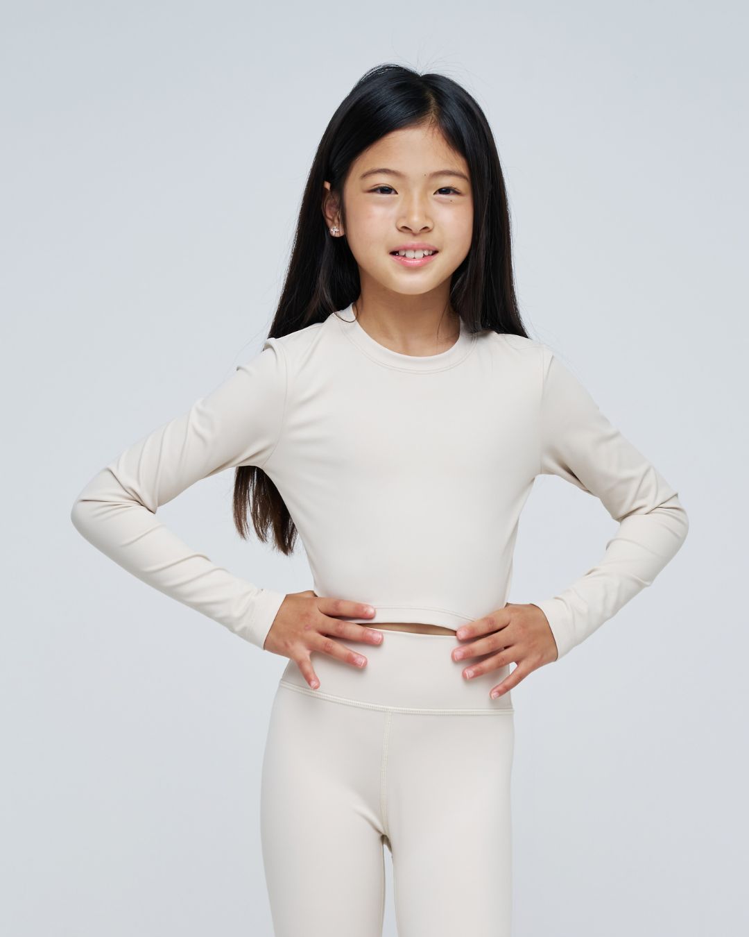 Parfume de Fit Long Sleeve Airsoft Tee Creme Oat Model pose front view