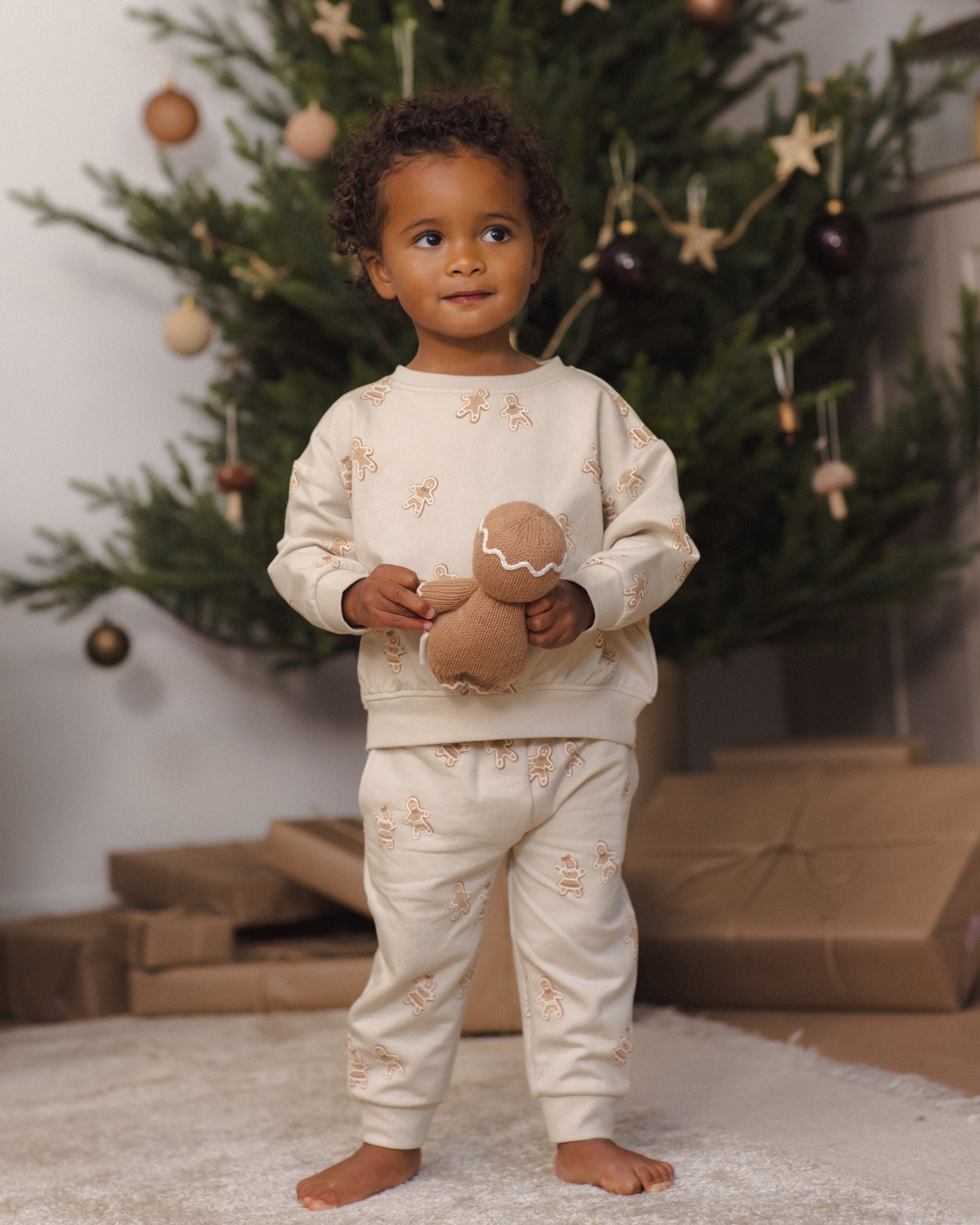 Quincy Mae Relaxed Fleece Baby Sweatpant in Gingerbread, Quincy Mae Relaxed Fleece Baby Sweatshirt in Gingerbread full length lifestyle model photo