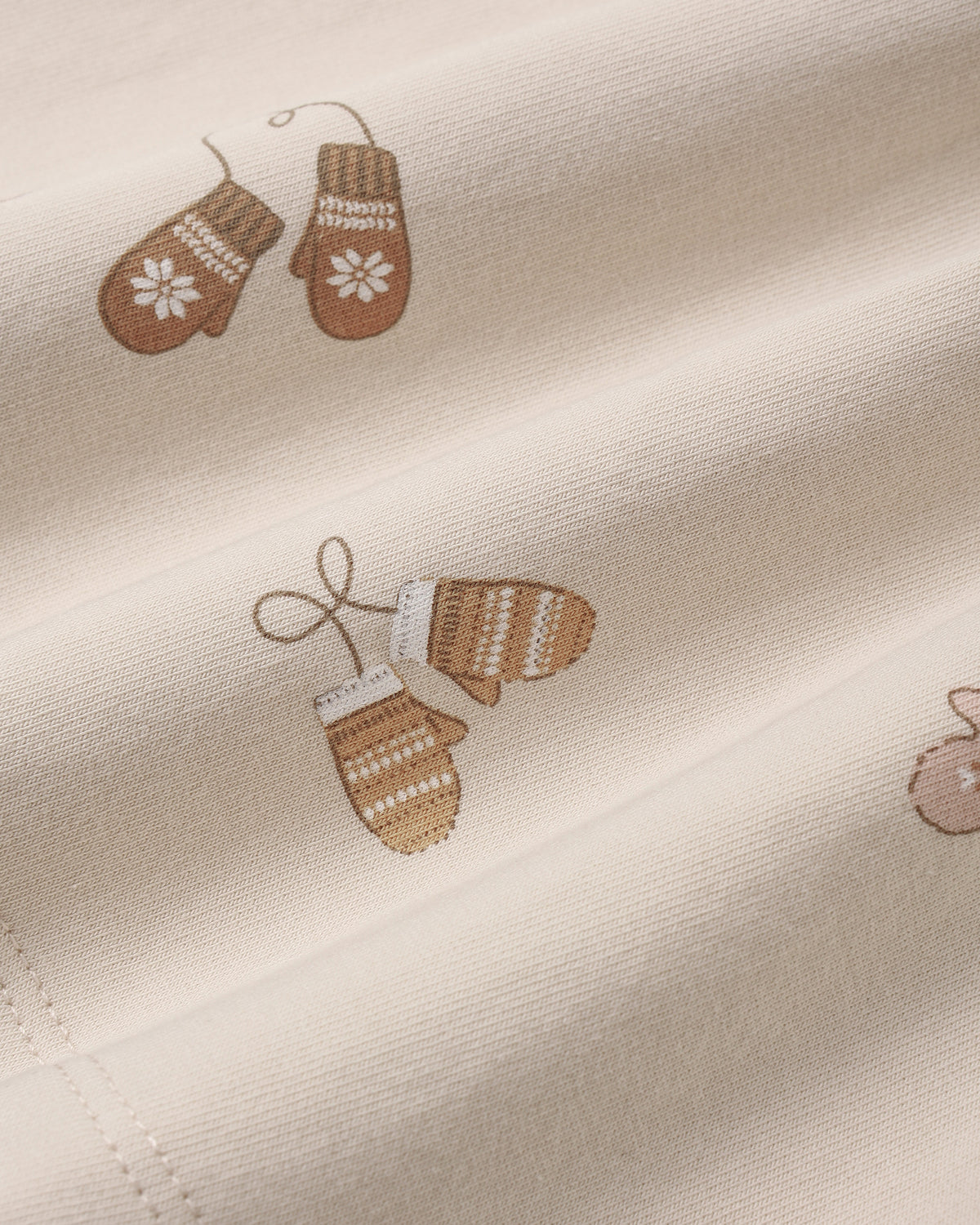 Close up Quincy Mae AW26 "Mittens" print 