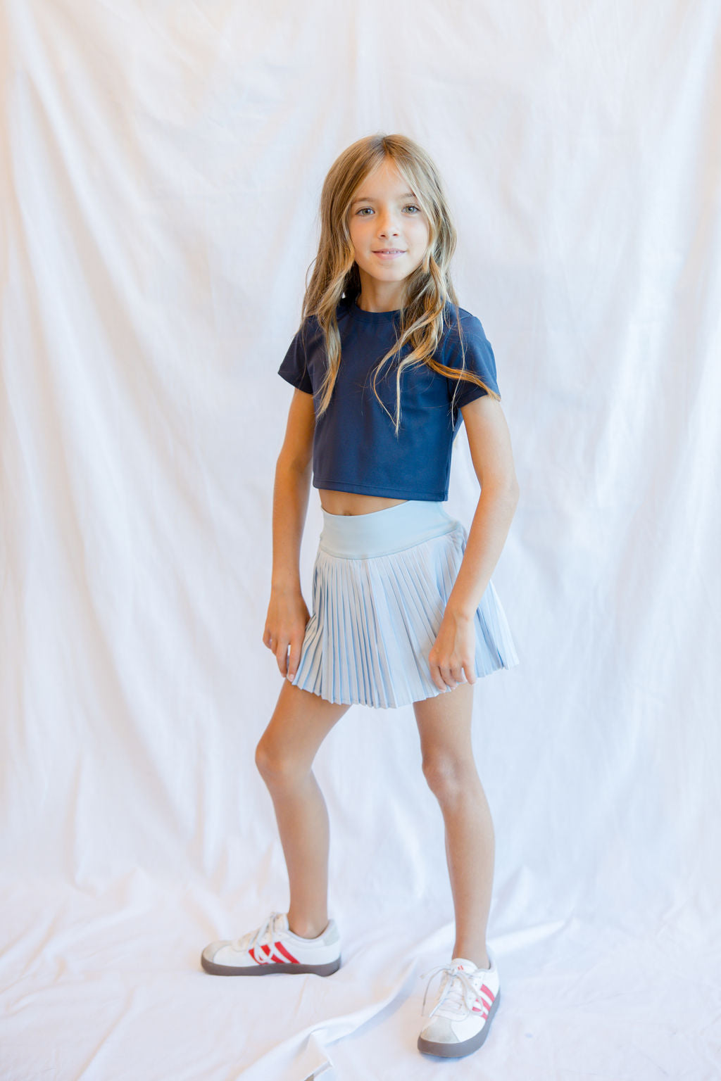 parfum de fit pleaded skirt in frost blue 