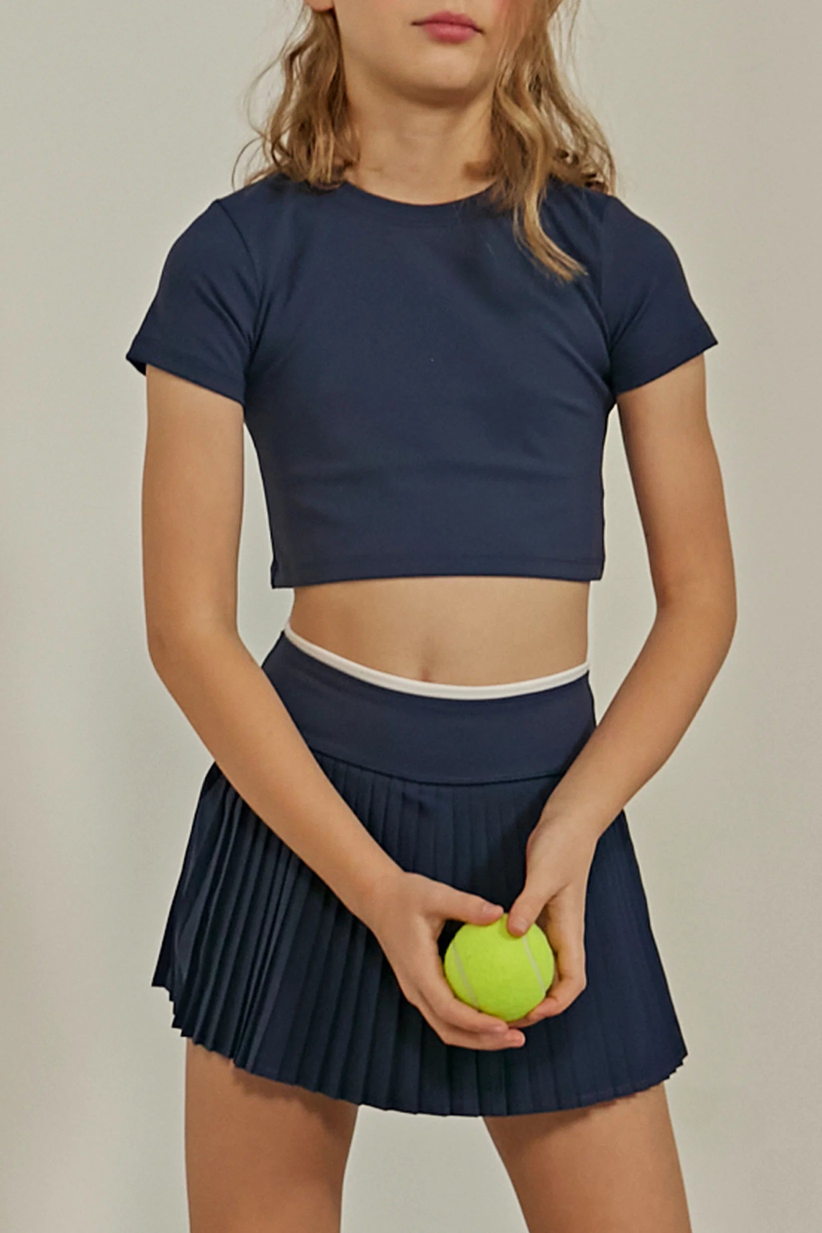 cropped tee in midnight parfum de fit 